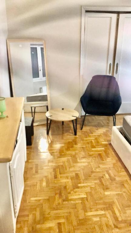 Economy Shared Apartment D In Central 아테네 외부 사진