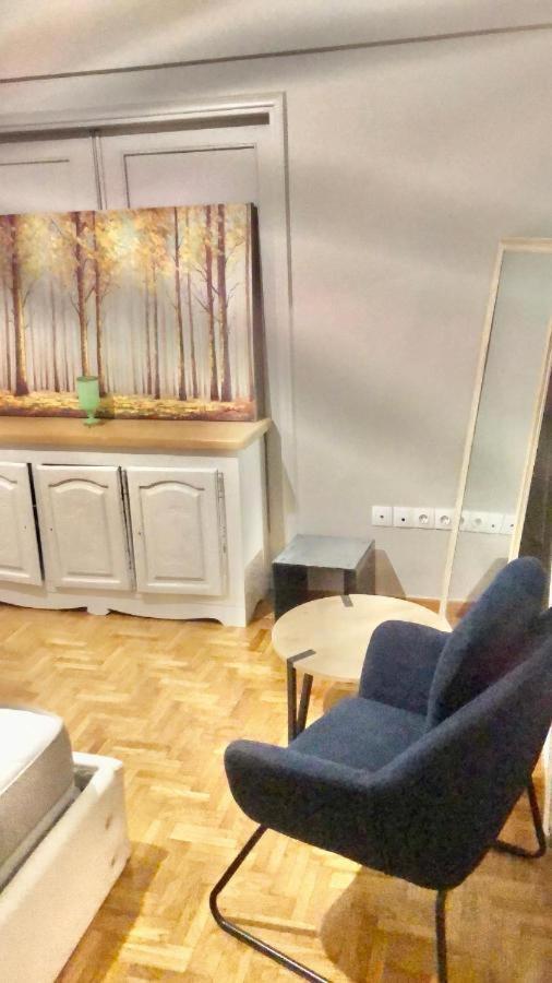Economy Shared Apartment D In Central 아테네 외부 사진